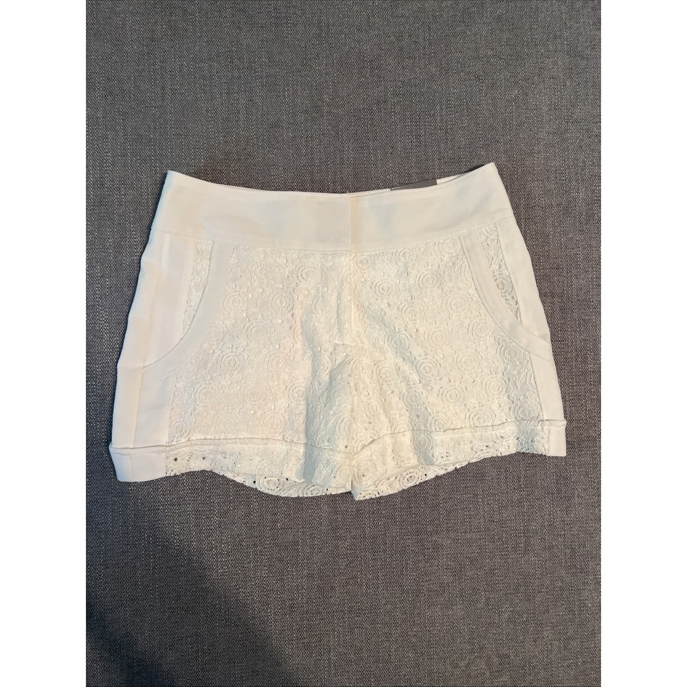 Maurice's Smart Shorts White Lace‎ Women Size 0 White Preppy Breathable Pockets